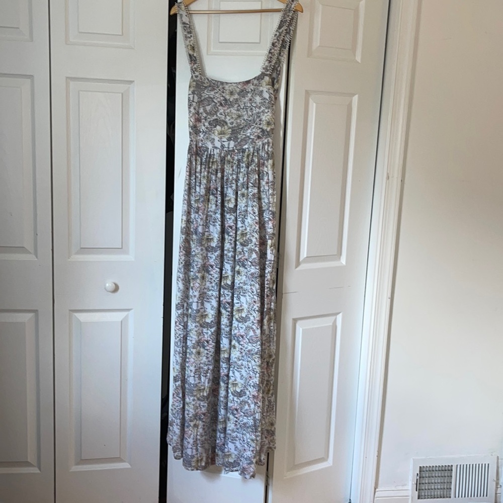 NWOT MNG Floral Paisley Maxi with open back and tie size Large